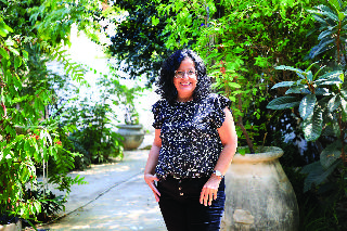 אהרון כרמלי.  "להכניס את ההומור לסל התרופות" 